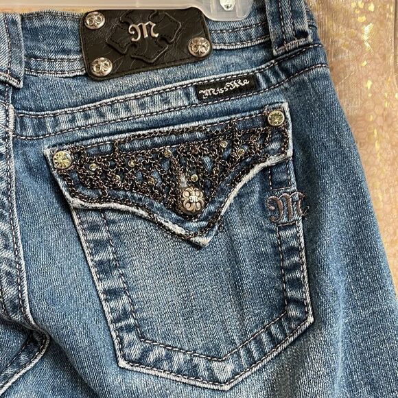 Miss me boot cut rhinestone chain pocket jeans, size 28 EUC - Picture 6 of 10